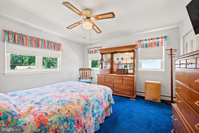 1004 GREEN LN, Secane, PA 19018
