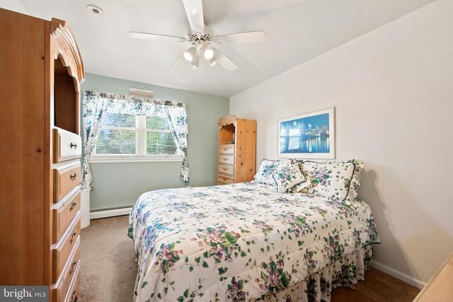 1004 GREEN LN, Secane, PA 19018