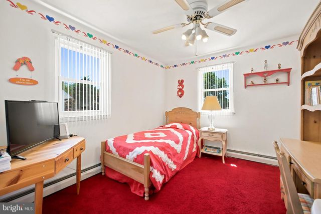 1004 GREEN LN, Secane, PA 19018