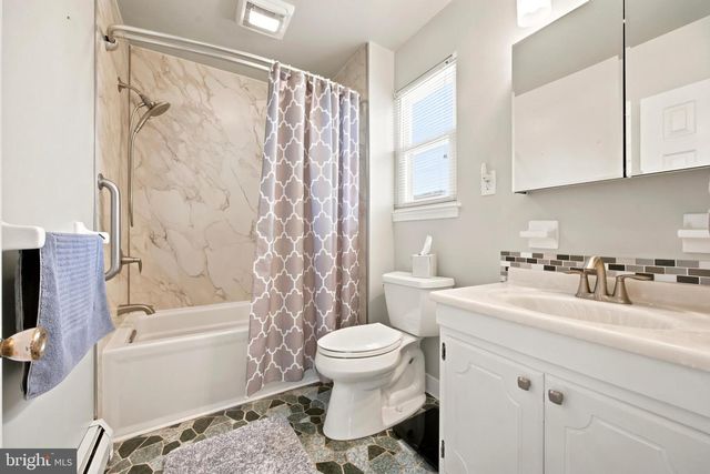 1004 GREEN LN, Secane, PA 19018