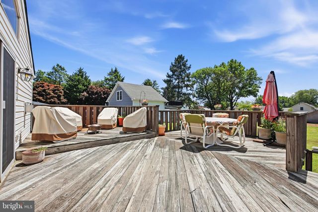 1004 GREEN LN, Secane, PA 19018