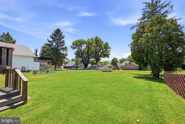 1004 GREEN LN, Secane, PA 19018