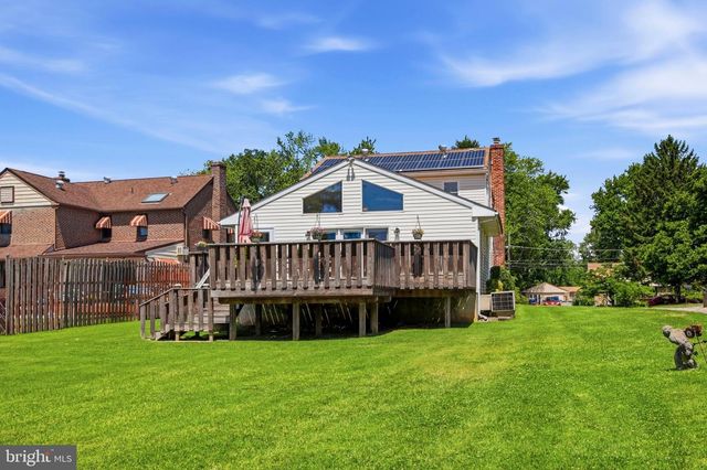 1004 GREEN LN, Secane, PA 19018