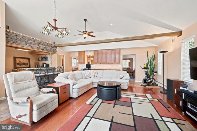 1004 GREEN LN, Secane, PA 19018
