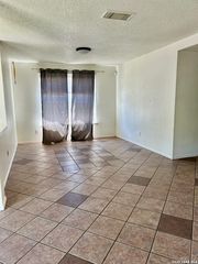 9831 Foxmoor, San Antonio, TX 78245