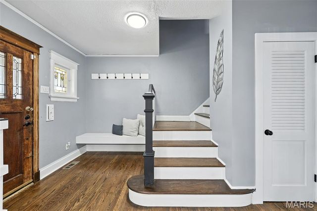 7443 Augusta Avenue, St Louis, MO 63121