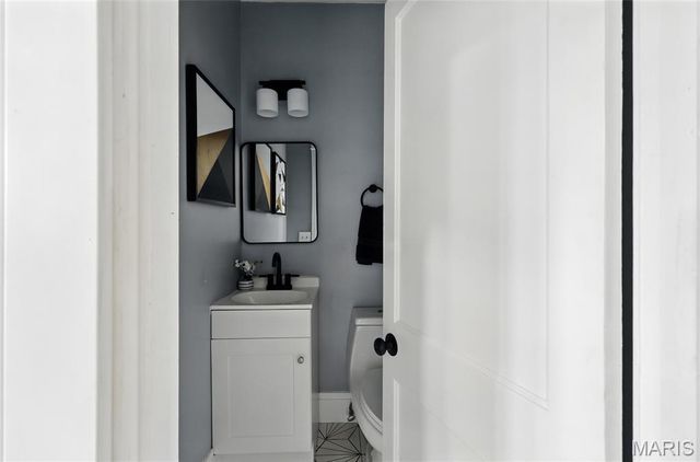 7443 Augusta Avenue, St Louis, MO 63121