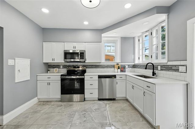 7443 Augusta Avenue, St Louis, MO 63121