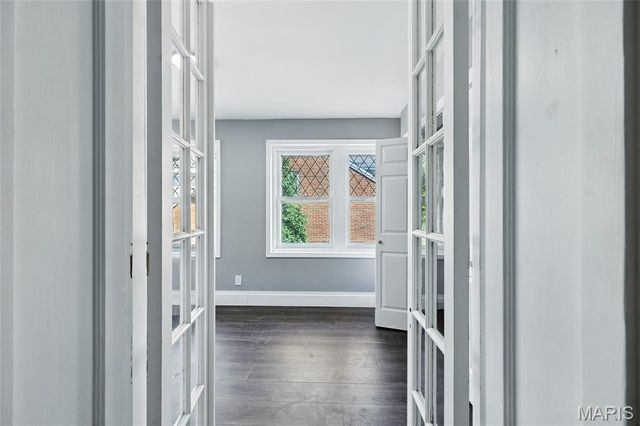 7443 Augusta Avenue, St Louis, MO 63121