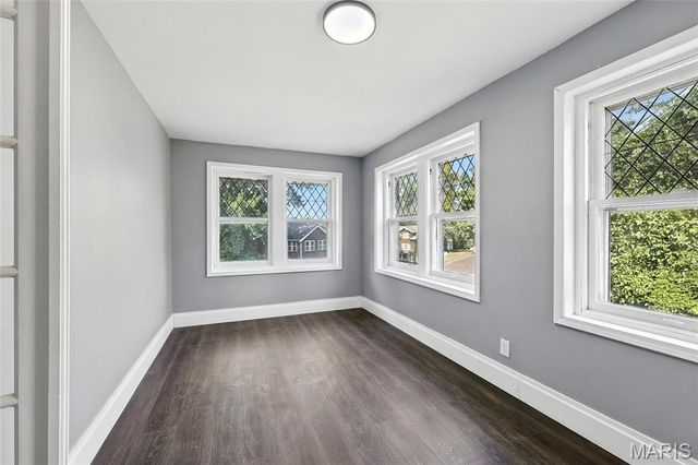 7443 Augusta Avenue, St Louis, MO 63121