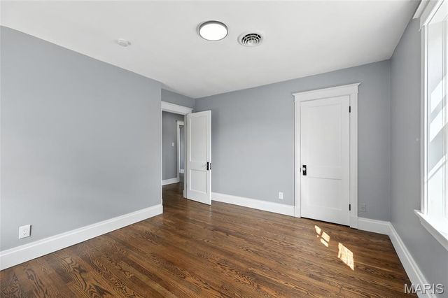 7443 Augusta Avenue, St Louis, MO 63121