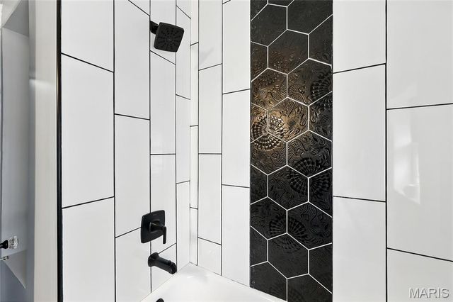 7443 Augusta Avenue, St Louis, MO 63121