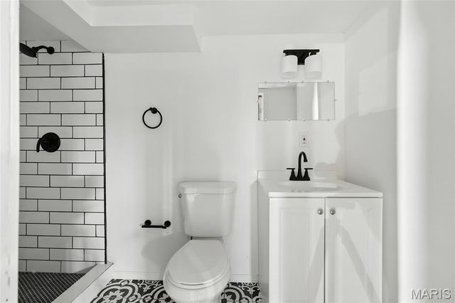 7443 Augusta Avenue, St Louis, MO 63121