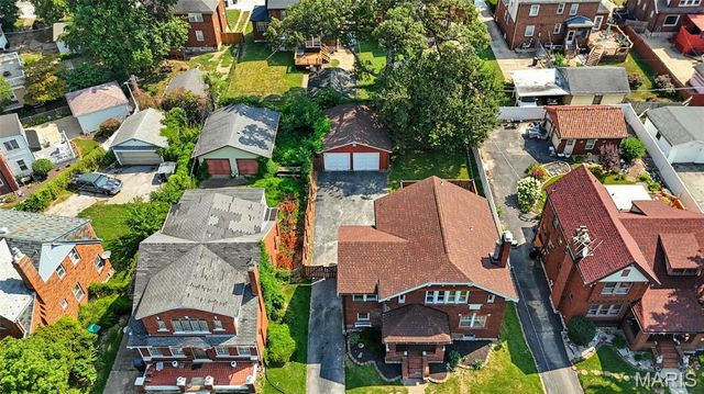 7443 Augusta Avenue, St Louis, MO 63121