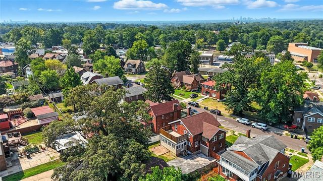 7443 Augusta Avenue, St Louis, MO 63121