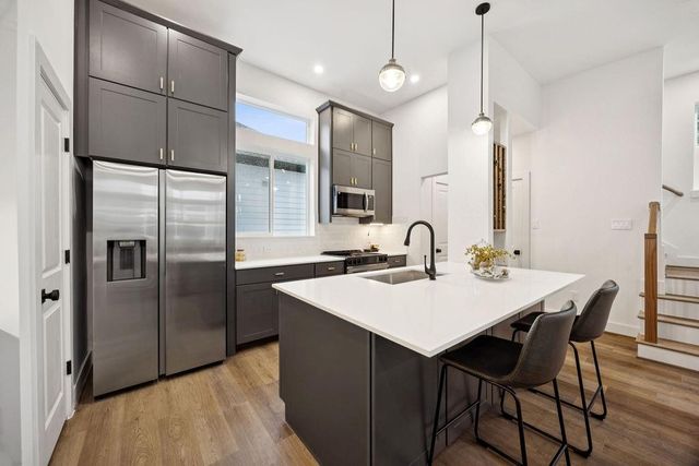 2125C Hoskins Drive, Houston, TX 77080