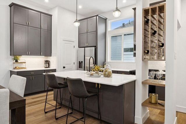 2125C Hoskins Drive, Houston, TX 77080