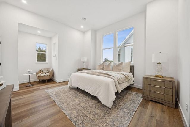 2125C Hoskins Drive, Houston, TX 77080