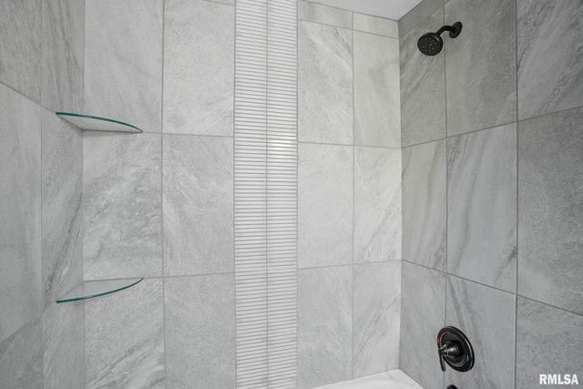 1511 36th Avenue, Moline, IL 61265