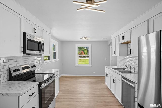 1511 36th Avenue, Moline, IL 61265