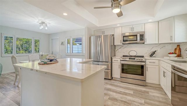 5469 RIVERBLUFF CIRCLE 42, Sarasota, FL 34231