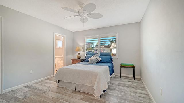 5469 RIVERBLUFF CIRCLE 42, Sarasota, FL 34231