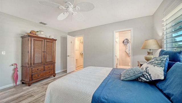 5469 RIVERBLUFF CIRCLE 42, Sarasota, FL 34231