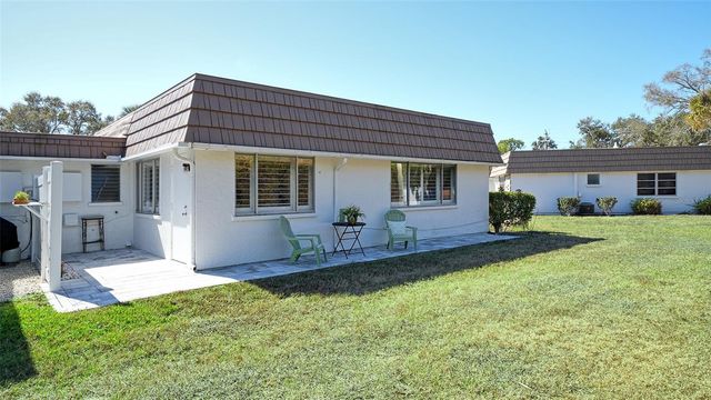 5469 RIVERBLUFF CIRCLE 42, Sarasota, FL 34231