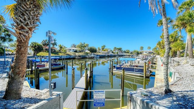 5469 RIVERBLUFF CIRCLE 42, Sarasota, FL 34231