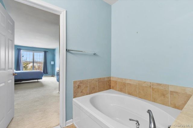 612 Saratoga Lane, Fishkill, NY 12524