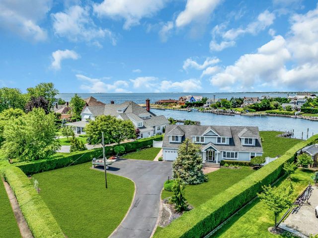 18 Beech Road, Islip, NY 11751