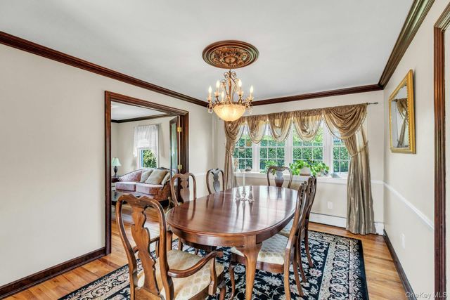 18 Beech Road, Islip, NY 11751