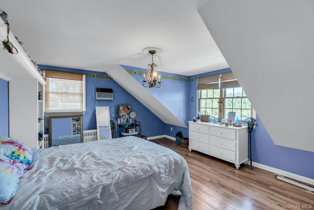 18 Beech Road, Islip, NY 11751