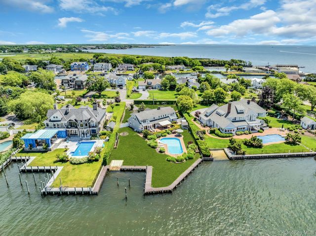 18 Beech Road, Islip, NY 11751
