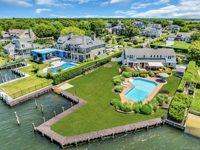 18 Beech Road, Islip, NY 11751