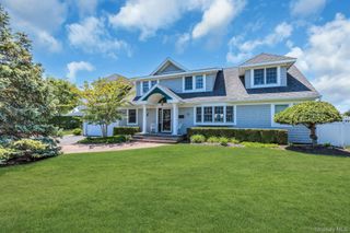 18 Beech Road, Islip, NY 11751
