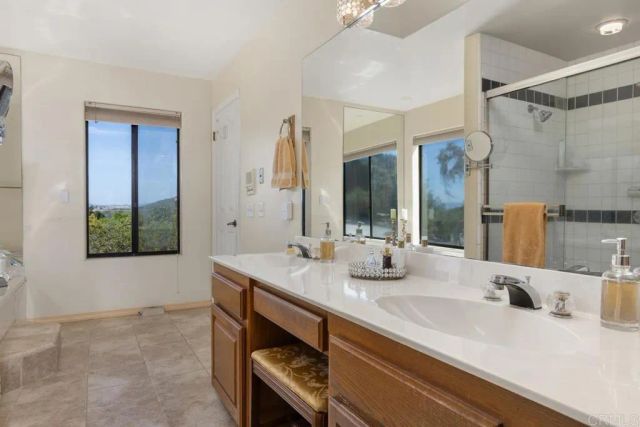 2394 Vista Grande, Vista, CA 92084