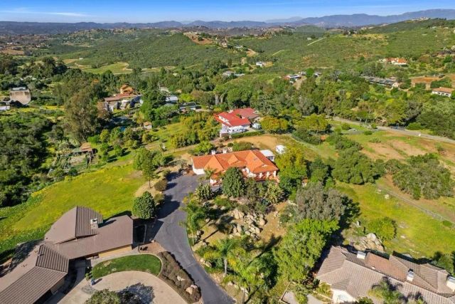 2394 Vista Grande, Vista, CA 92084