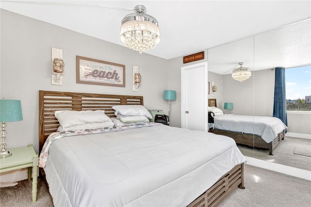 255 DOLPHIN POINT 407, Clearwater Beach, FL 33767