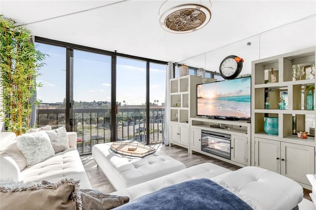 255 DOLPHIN POINT 407, Clearwater Beach, FL 33767