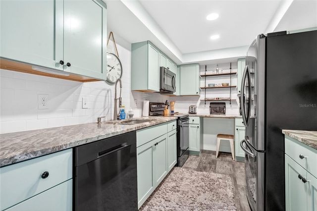 255 DOLPHIN POINT 407, Clearwater Beach, FL 33767