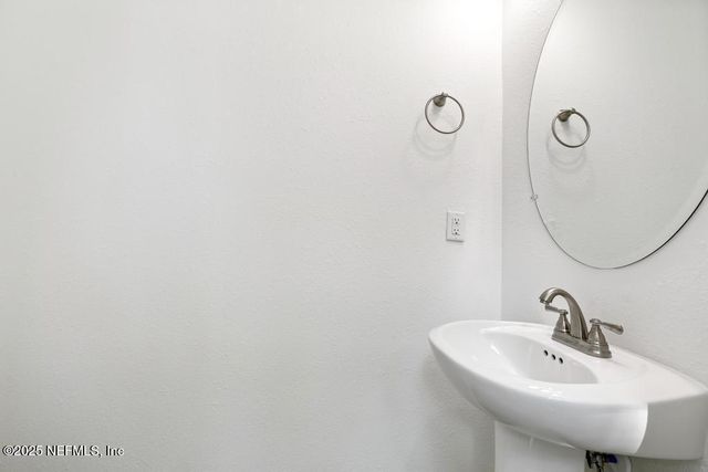 11082 PINE Street, Jacksonville, FL 32218