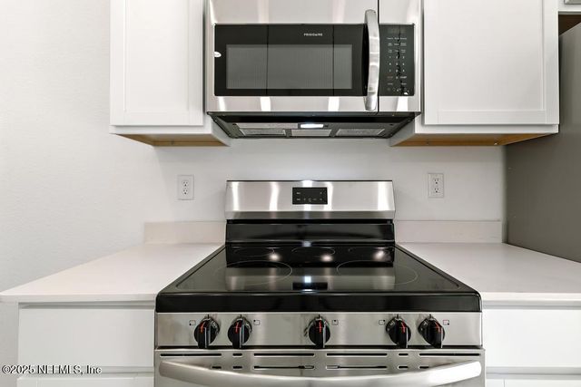 11082 PINE Street, Jacksonville, FL 32218