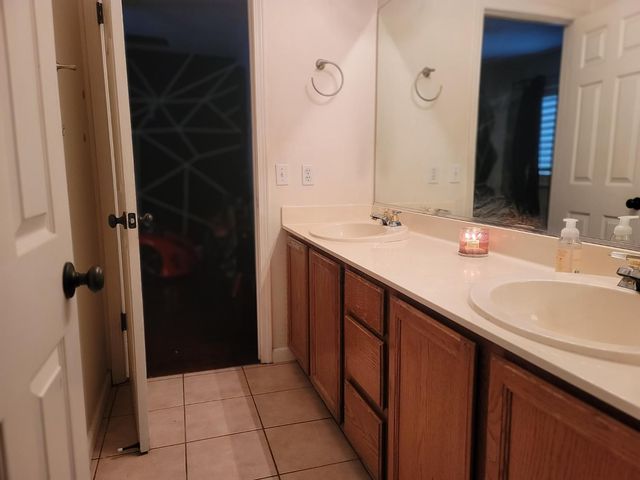 3593 Shadowbrook Dr, Stockton, CA 95219