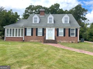 402 S. 8th Ave, Lanett, AL 36863