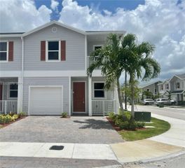 906 SE 17th St 0, Homestead, FL 33034