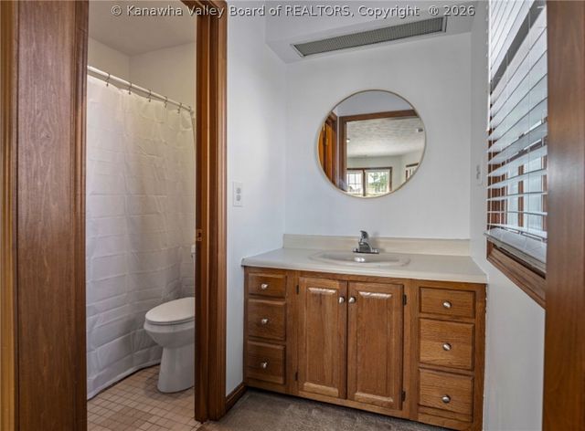6 Hampton Road, Winfield, WV 25213
