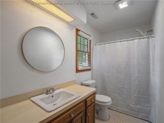 6 Hampton Road, Winfield, WV 25213