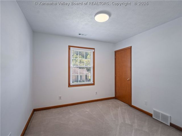 6 Hampton Road, Winfield, WV 25213
