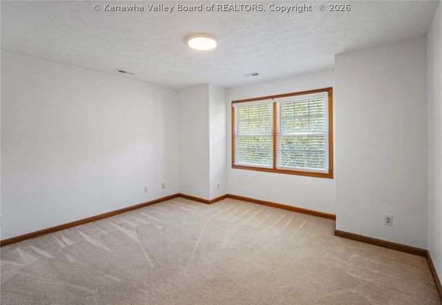6 Hampton Road, Winfield, WV 25213